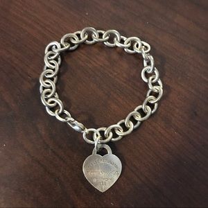 Classic “Return to Tiffany’s” heart bracelet